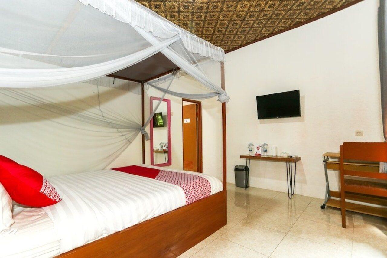 Vaccinated Staff - Oyo 1230 Kampoeng Osing Syariah Guesthouse 外南梦 外观 照片