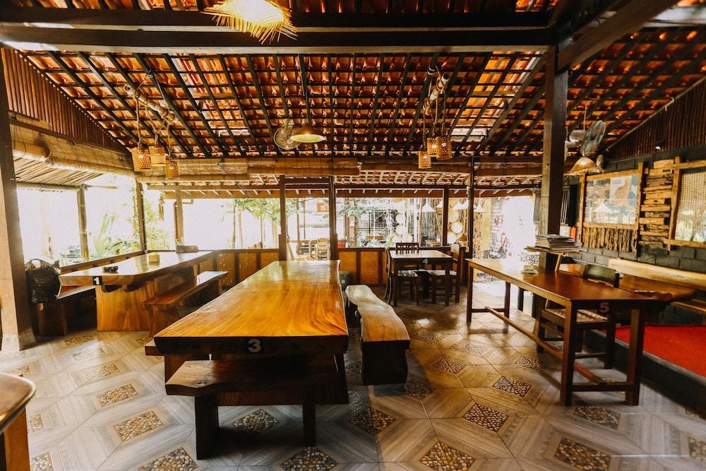 Vaccinated Staff - Oyo 1230 Kampoeng Osing Syariah Guesthouse 外南梦 外观 照片