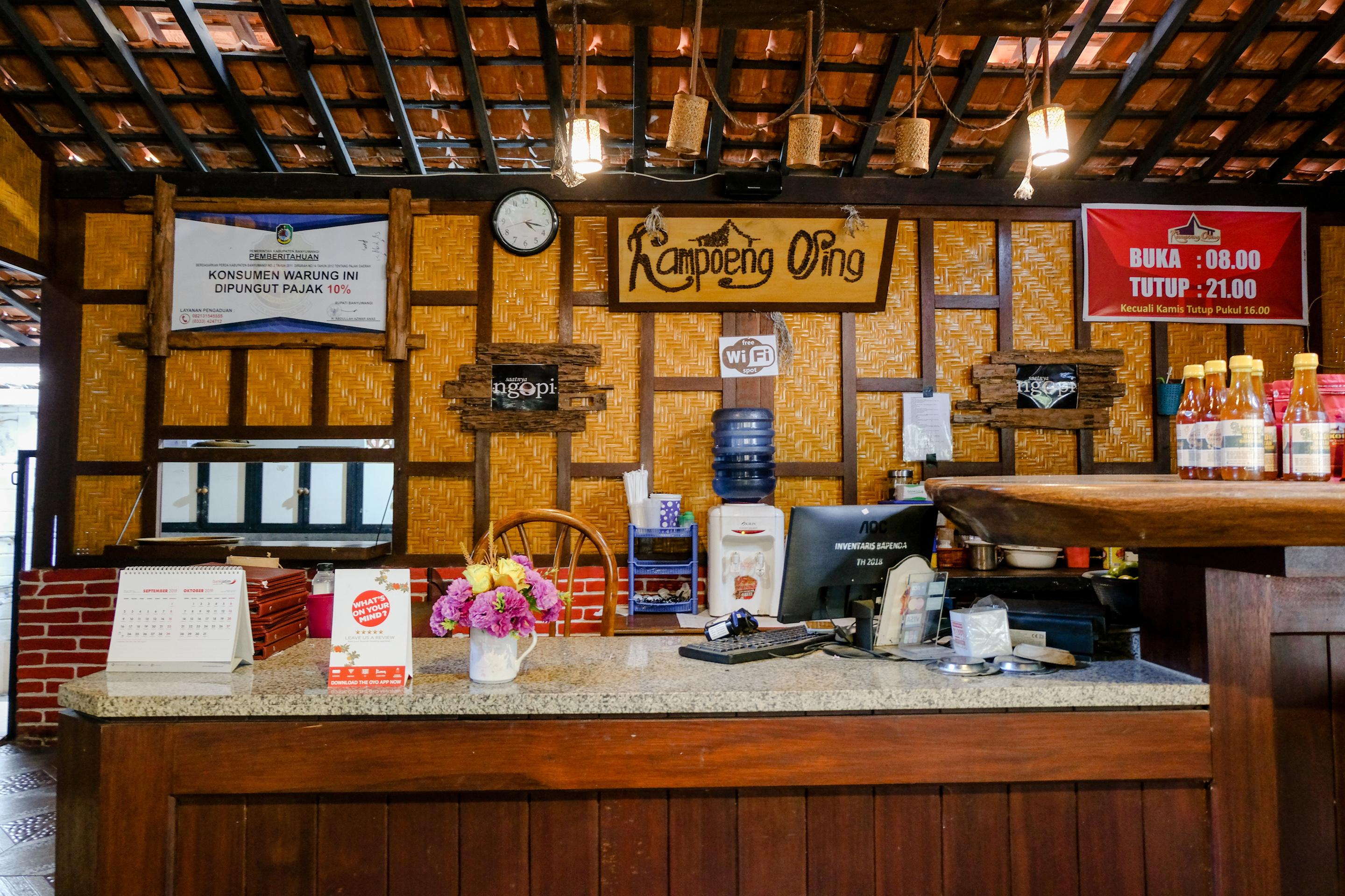 Vaccinated Staff - Oyo 1230 Kampoeng Osing Syariah Guesthouse 外南梦 外观 照片